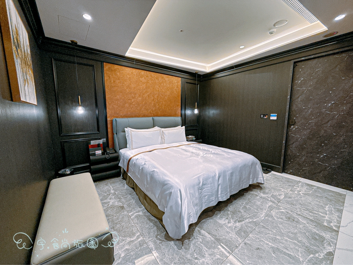 🌟新竹住宿|艾薇兒車旅宿 I WILL MOTEL|2025新竹湖口新開幕✨房內KTV+大浴缸超享受🎤泡湯唱歌一次滿足的高質感旅宿推薦💖 - 第12張圖