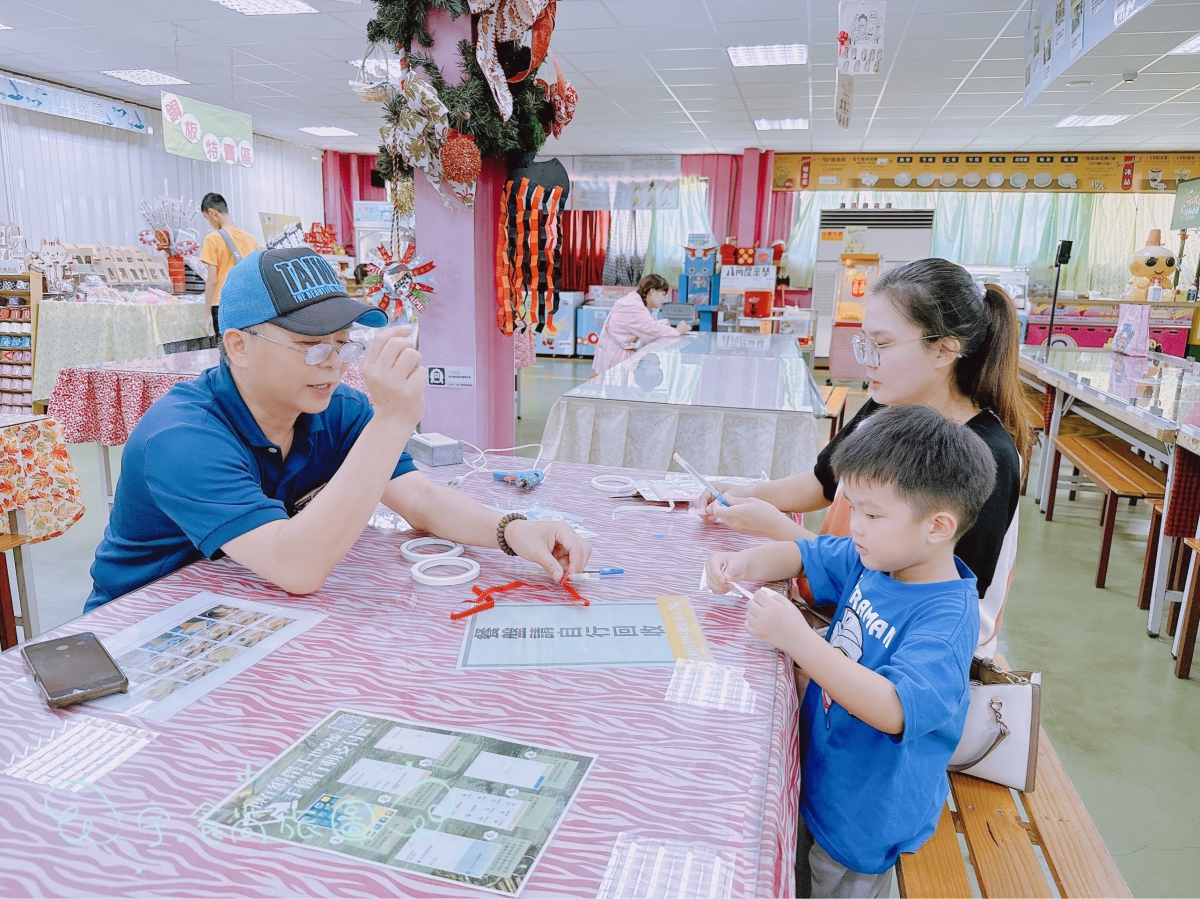 🎀 彰化親子景點|緞帶王觀光工廠|一日遊新亮點💖繽紛緞帶的魔法世界✨免費入園×DIY手作✨親子放電首選! - 第58張圖 🎀 彰化親子景點|緞帶王觀光工廠|一日遊新亮點💖繽紛緞帶的魔法世界✨免費入園×DIY手作✨親子放電首選!