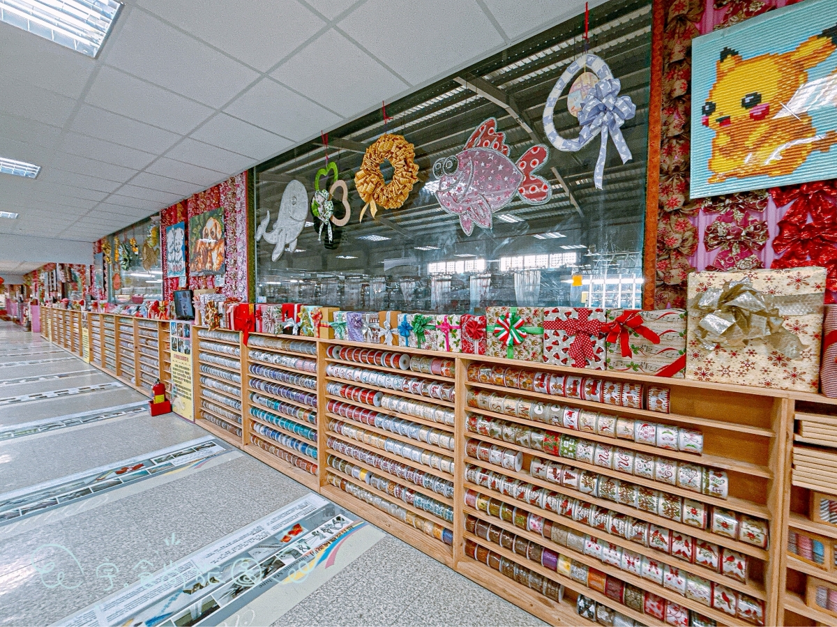 🎀 彰化親子景點|緞帶王觀光工廠|一日遊新亮點💖繽紛緞帶的魔法世界✨免費入園×DIY手作✨親子放電首選! - 第34張圖 🎀 彰化親子景點|緞帶王觀光工廠|一日遊新亮點💖繽紛緞帶的魔法世界✨免費入園×DIY手作✨親子放電首選!