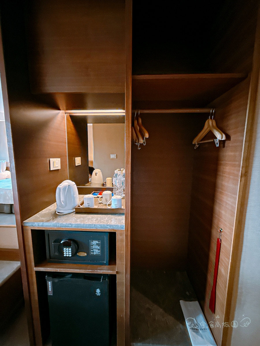 【2026新北三峽住宿推薦】大板根森林溫泉酒店開箱｜一泊二食Buffet、森林溫泉、豪華三人房、恐龍DIY，全台唯一低海拔原始森林親子飯店