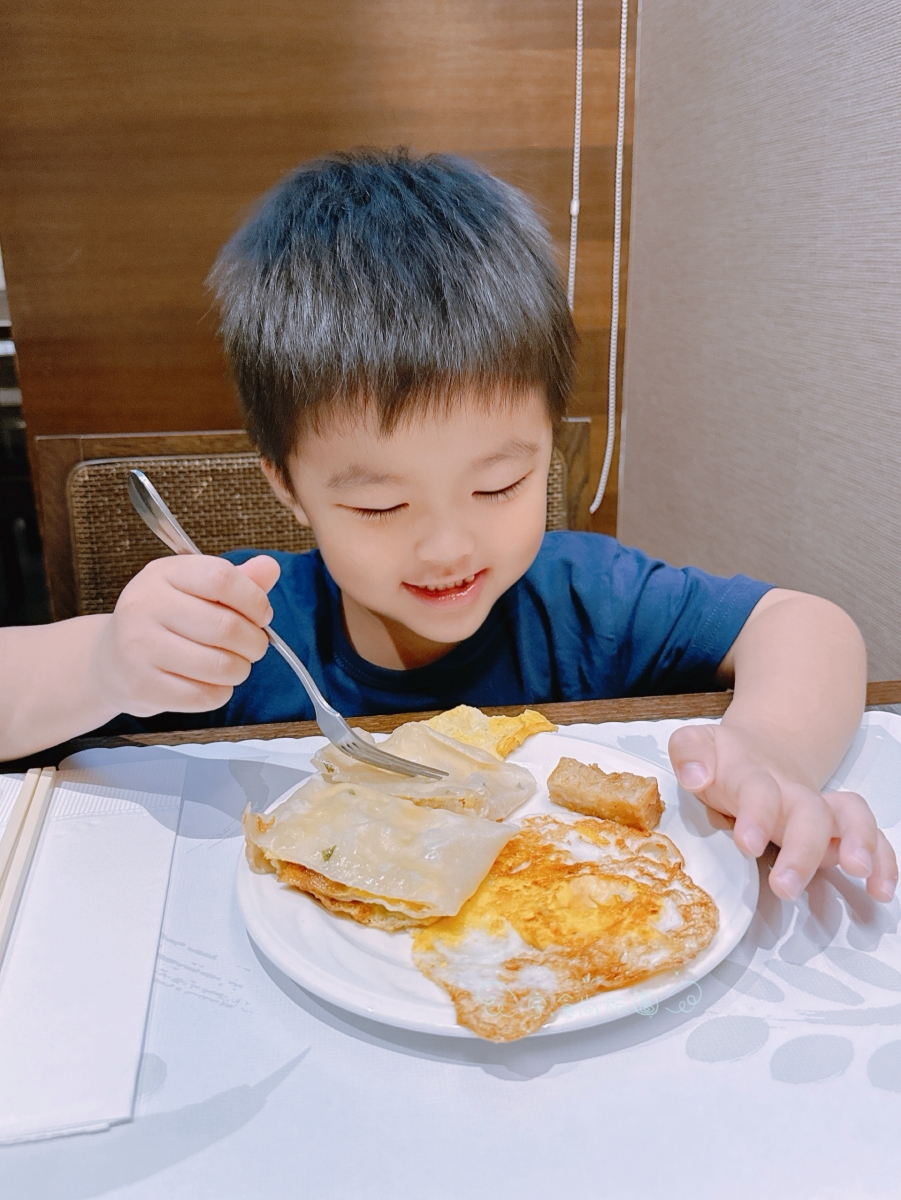【2026新北三峽住宿推薦】大板根森林溫泉酒店開箱｜一泊二食Buffet、森林溫泉、豪華三人房、恐龍DIY，全台唯一低海拔原始森林親子飯店